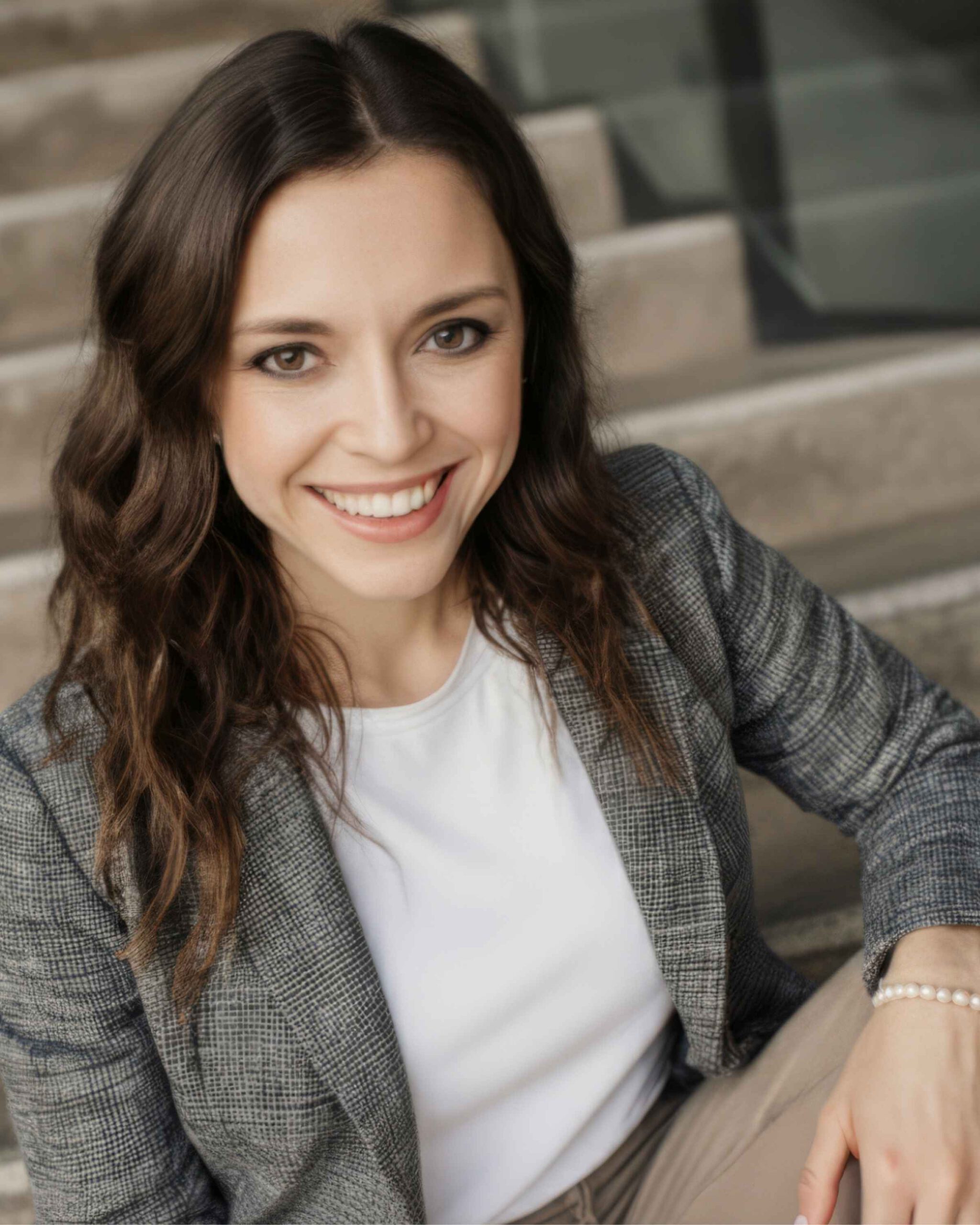 Eva Lindenberg – Business Mentorin & Moderatorin Erfolg braucht ein starkes Fundament. Durch Struktur, Empathie & KI ermögliche ich die Entwicklung von Teams und Organisationen.